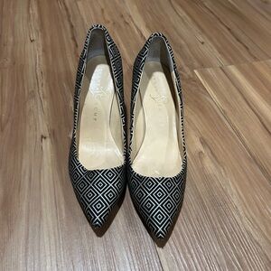 Ivanka Trump Navy and White Patterned Heels Size 7
